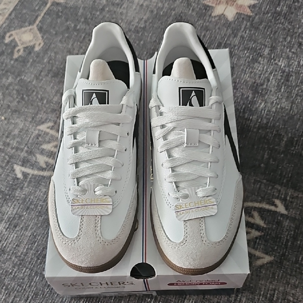 Skechers